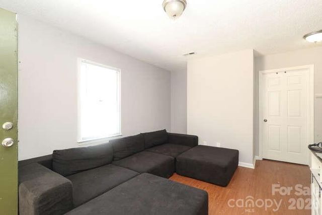 1401 W Mauney Avenue, Gastonia, NC 28052