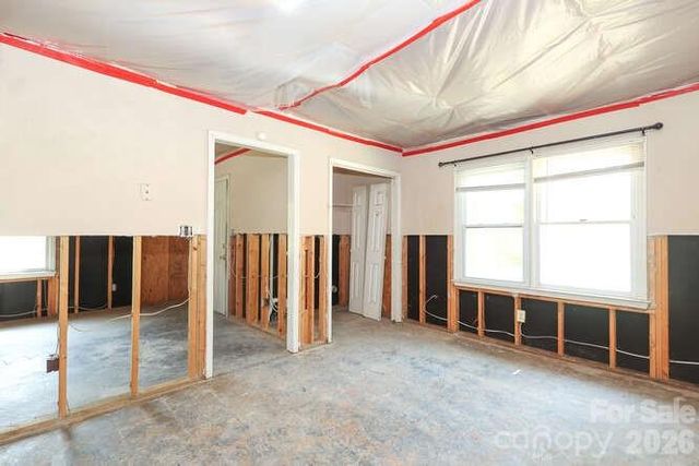 1401 W Mauney Avenue, Gastonia, NC 28052
