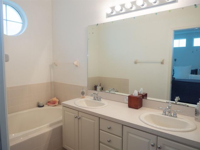 20065 HERITAGE POINT DRIVE, Tampa, FL 33647