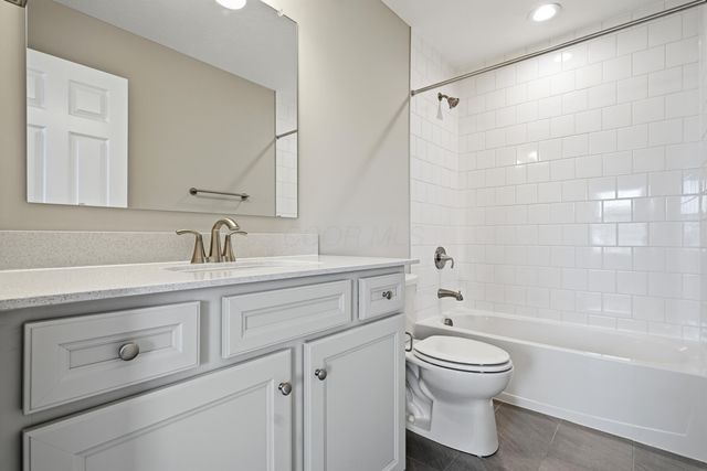 413 Fannin Drive, Pataskala, OH 43062