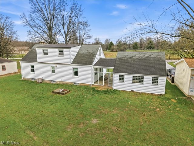 712 Champion Avenue E, Warren, OH 44483