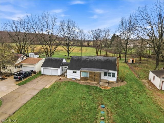 712 Champion Avenue E, Warren, OH 44483