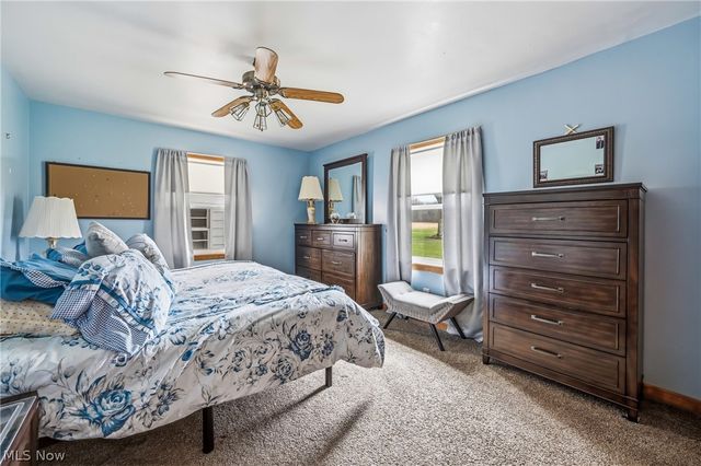 712 Champion Avenue E, Warren, OH 44483