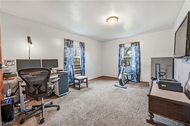 712 Champion Avenue E, Warren, OH 44483