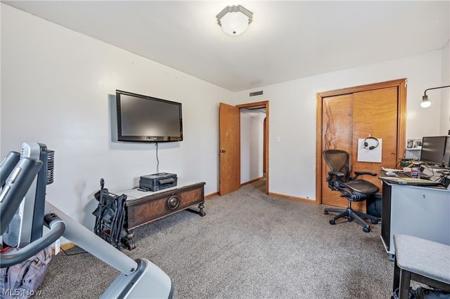 712 Champion Avenue E, Warren, OH 44483