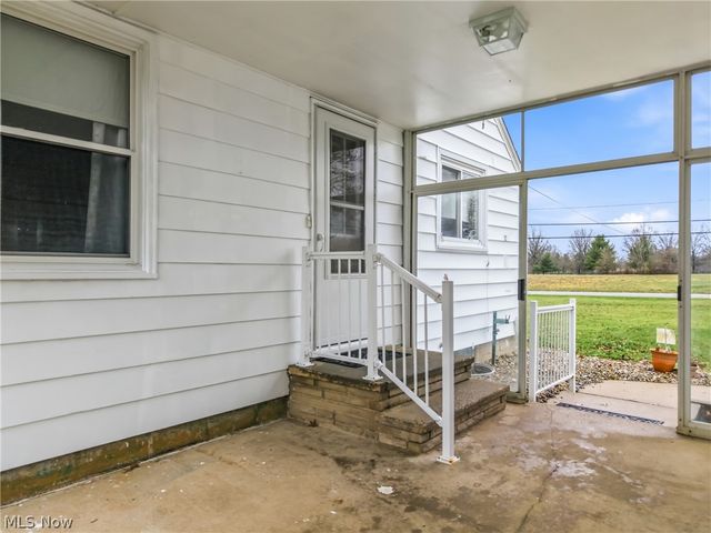 712 Champion Avenue E, Warren, OH 44483
