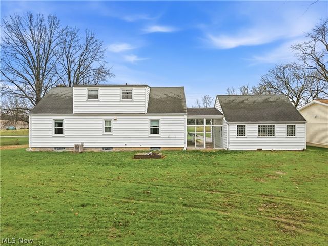 712 Champion Avenue E, Warren, OH 44483