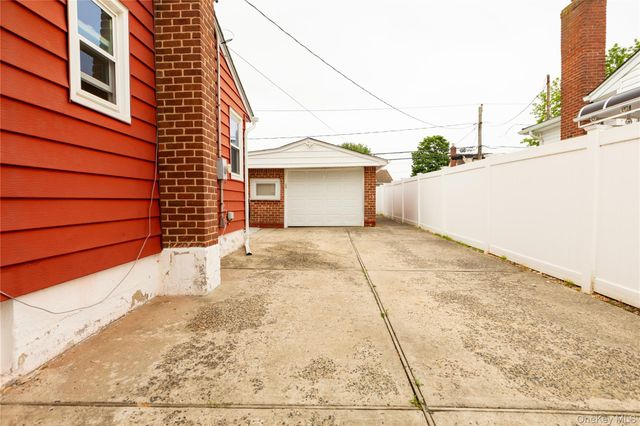 16 Buckner Avenue, Hicksville, NY 11801
