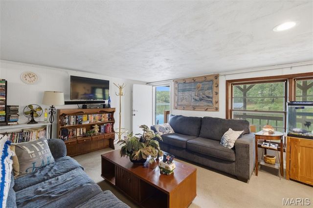 10150 Demick Drive, Mineral Point, MO 63660