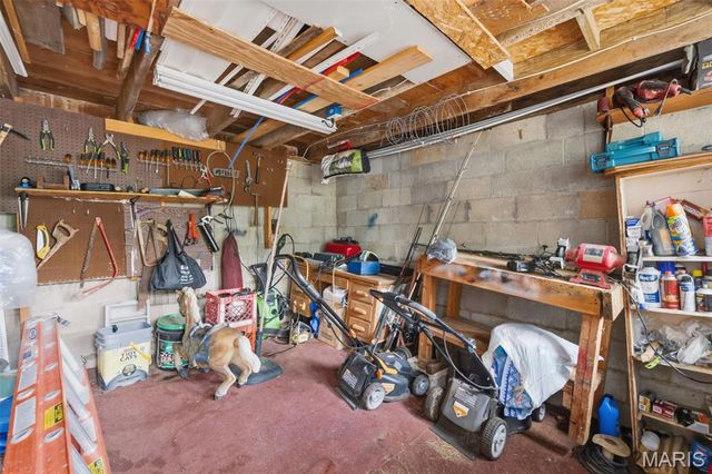 10150 Demick Drive, Mineral Point, MO 63660