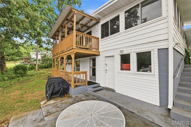 10150 Demick Drive, Mineral Point, MO 63660