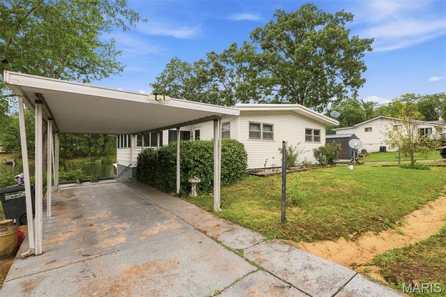 10150 Demick Drive, Mineral Point, MO 63660