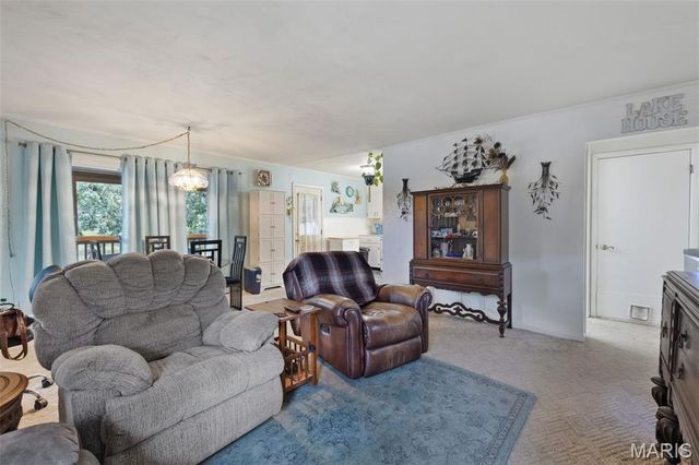 10150 Demick Drive, Mineral Point, MO 63660