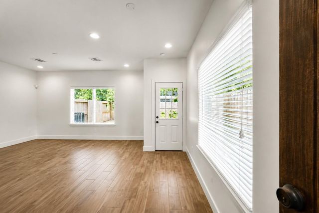 3605 Billingsley Street B, Houston, TX 77009