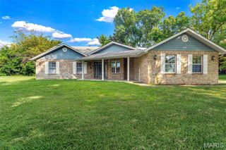 112 Lake Stratford Court, Fairview Heights, IL 62208