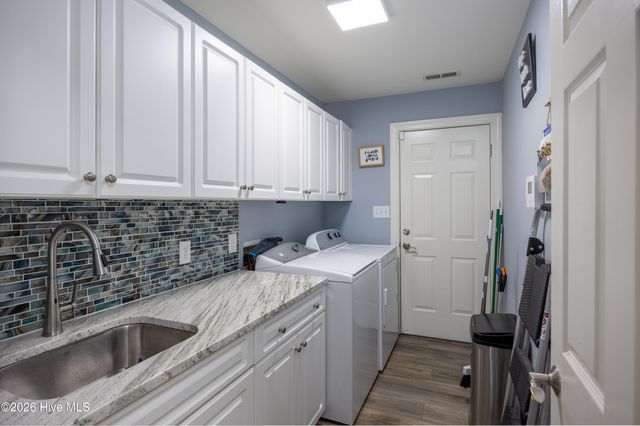 165 Pinecroft Drive, Dunn, NC 28334