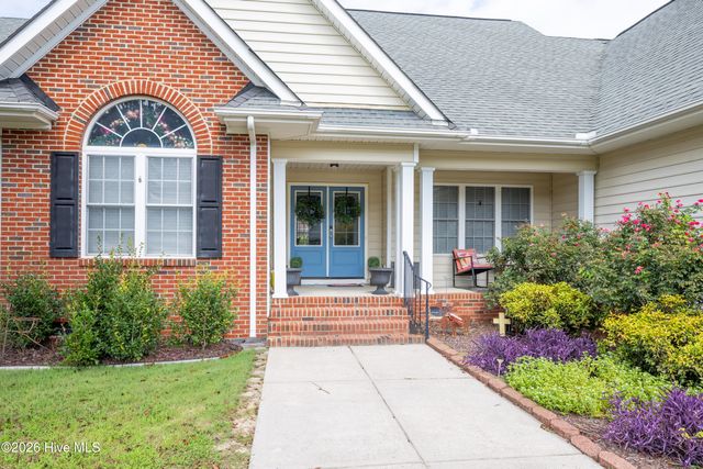 165 Pinecroft Drive, Dunn, NC 28334