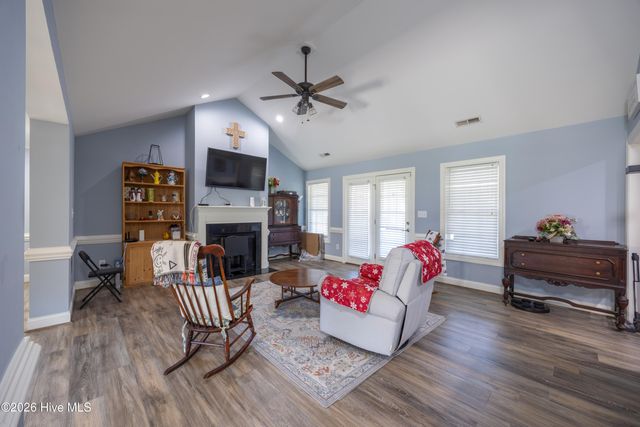 165 Pinecroft Drive, Dunn, NC 28334