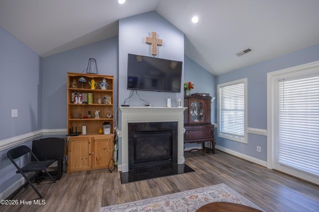 165 Pinecroft Drive, Dunn, NC 28334