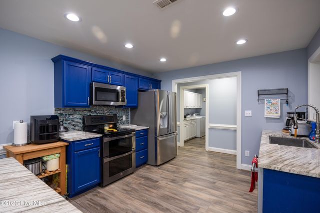 165 Pinecroft Drive, Dunn, NC 28334