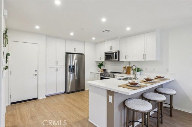 15513 April Dawn Way 4, Fontana, CA 92336