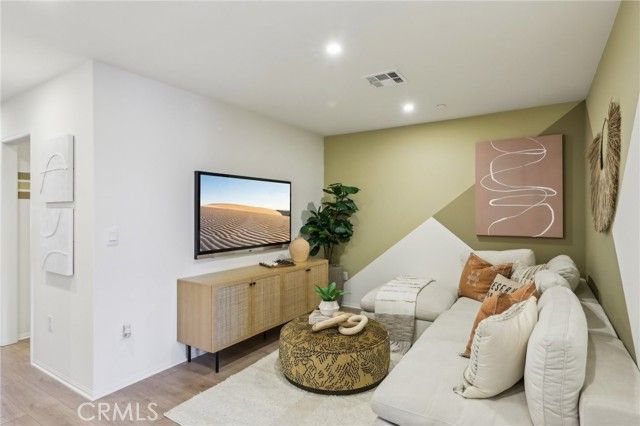 15513 April Dawn Way 4, Fontana, CA 92336