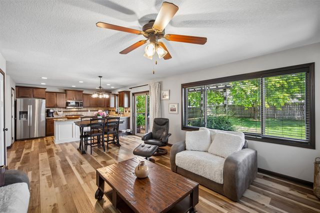 816 NW Sunset Lane, Grimes, IA 50111