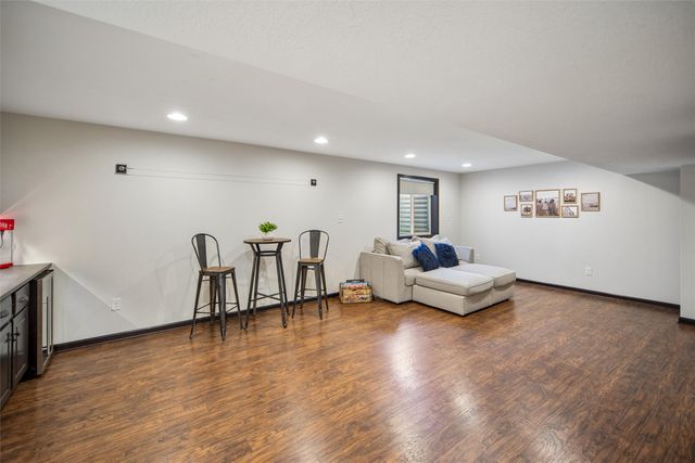 816 NW Sunset Lane, Grimes, IA 50111