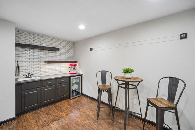 816 NW Sunset Lane, Grimes, IA 50111