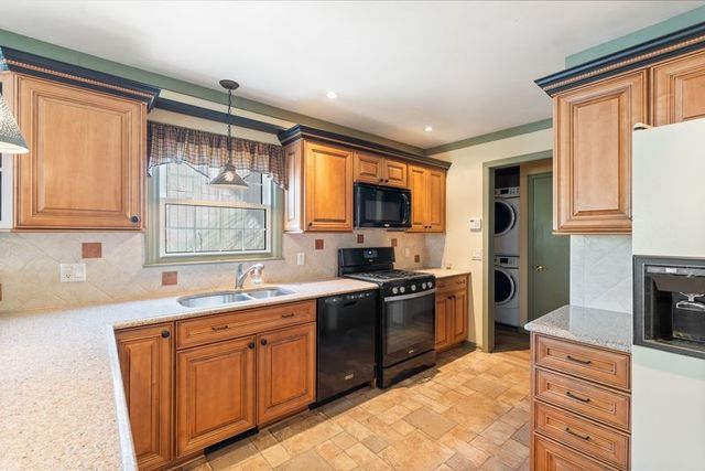 91 Apple Creek Lane, Greece, NY 14612