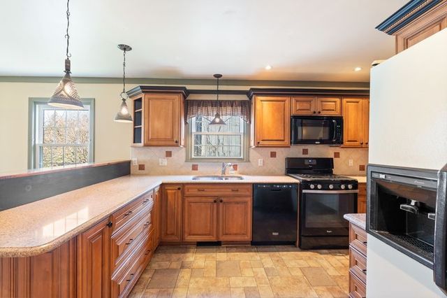 91 Apple Creek Lane, Greece, NY 14612