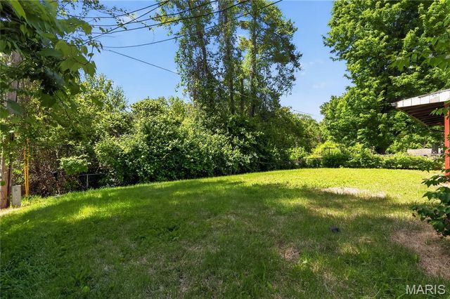 9713 Calumet Drive, St Louis, MO 63137