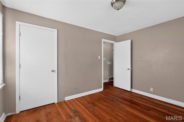9713 Calumet Drive, St Louis, MO 63137