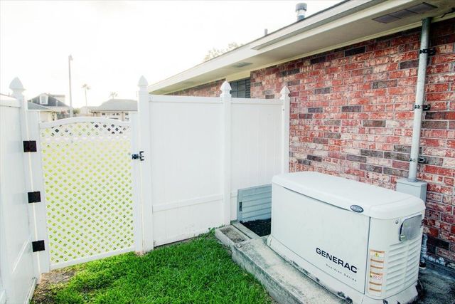 2916 Creole Dr, Houma, LA 70364