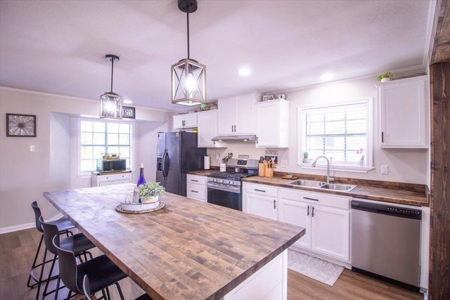 2916 Creole Dr, Houma, LA 70364