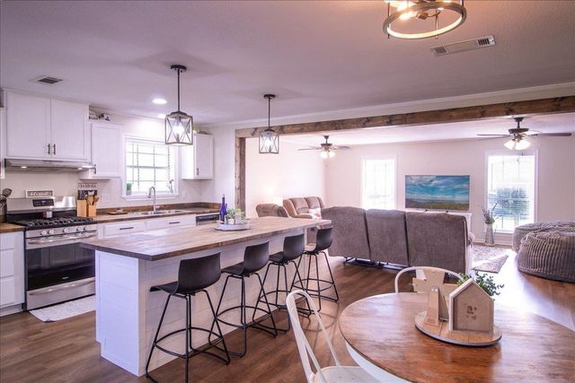 2916 Creole Dr, Houma, LA 70364