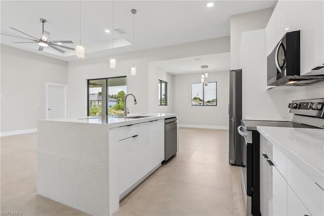 4002 20th ST SW, Lehigh Acres, FL 33976