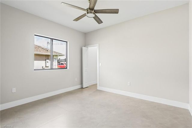 4002 20th ST SW, Lehigh Acres, FL 33976