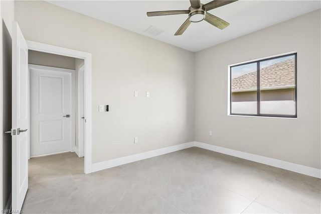 4002 20th ST SW, Lehigh Acres, FL 33976