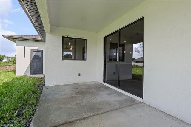 4002 20th ST SW, Lehigh Acres, FL 33976