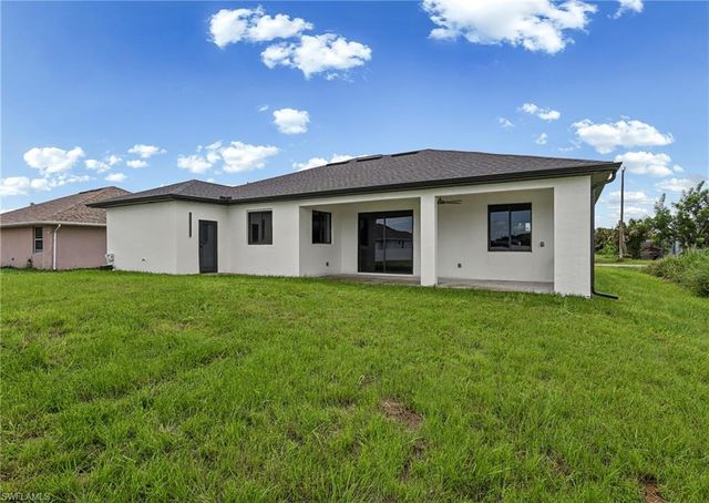 4002 20th ST SW, Lehigh Acres, FL 33976