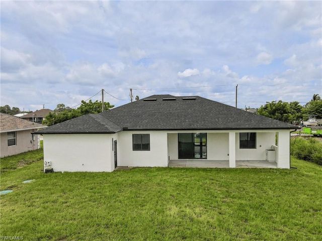 4002 20th ST SW, Lehigh Acres, FL 33976