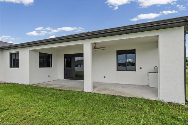4002 20th ST SW, Lehigh Acres, FL 33976