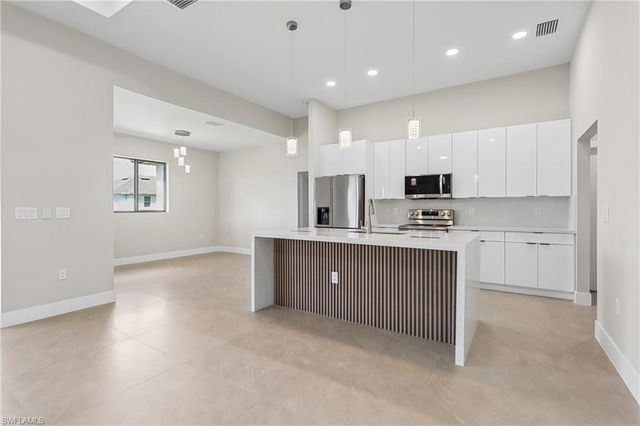 4002 20th ST SW, Lehigh Acres, FL 33976