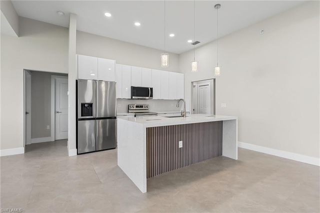 4002 20th ST SW, Lehigh Acres, FL 33976