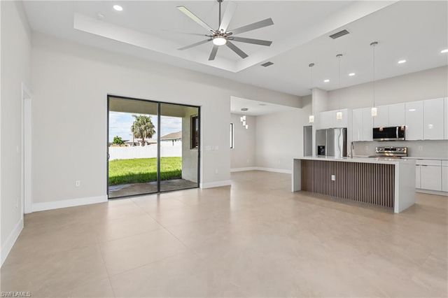 4002 20th ST SW, Lehigh Acres, FL 33976
