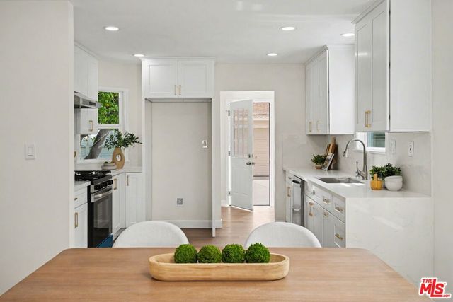 3840 Virginia Road, Los Angeles, CA 90008