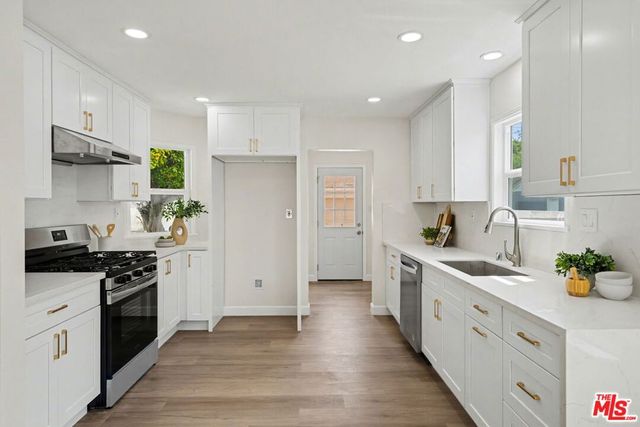 3840 Virginia Road, Los Angeles, CA 90008