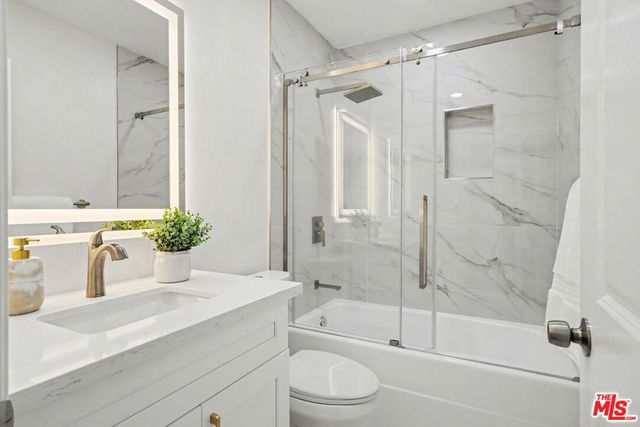 3840 Virginia Road, Los Angeles, CA 90008