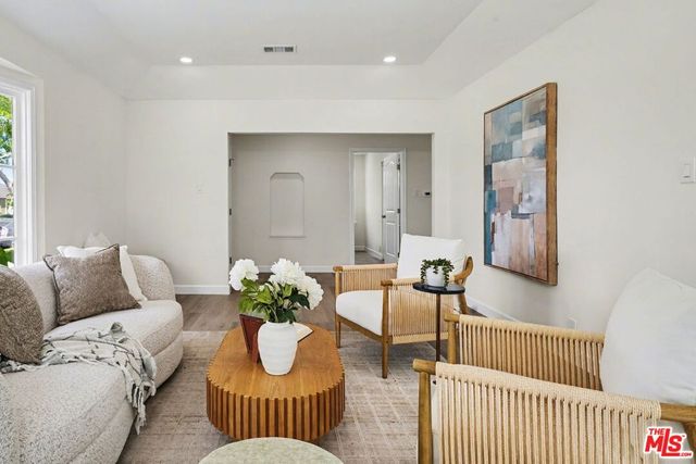 3840 Virginia Road, Los Angeles, CA 90008